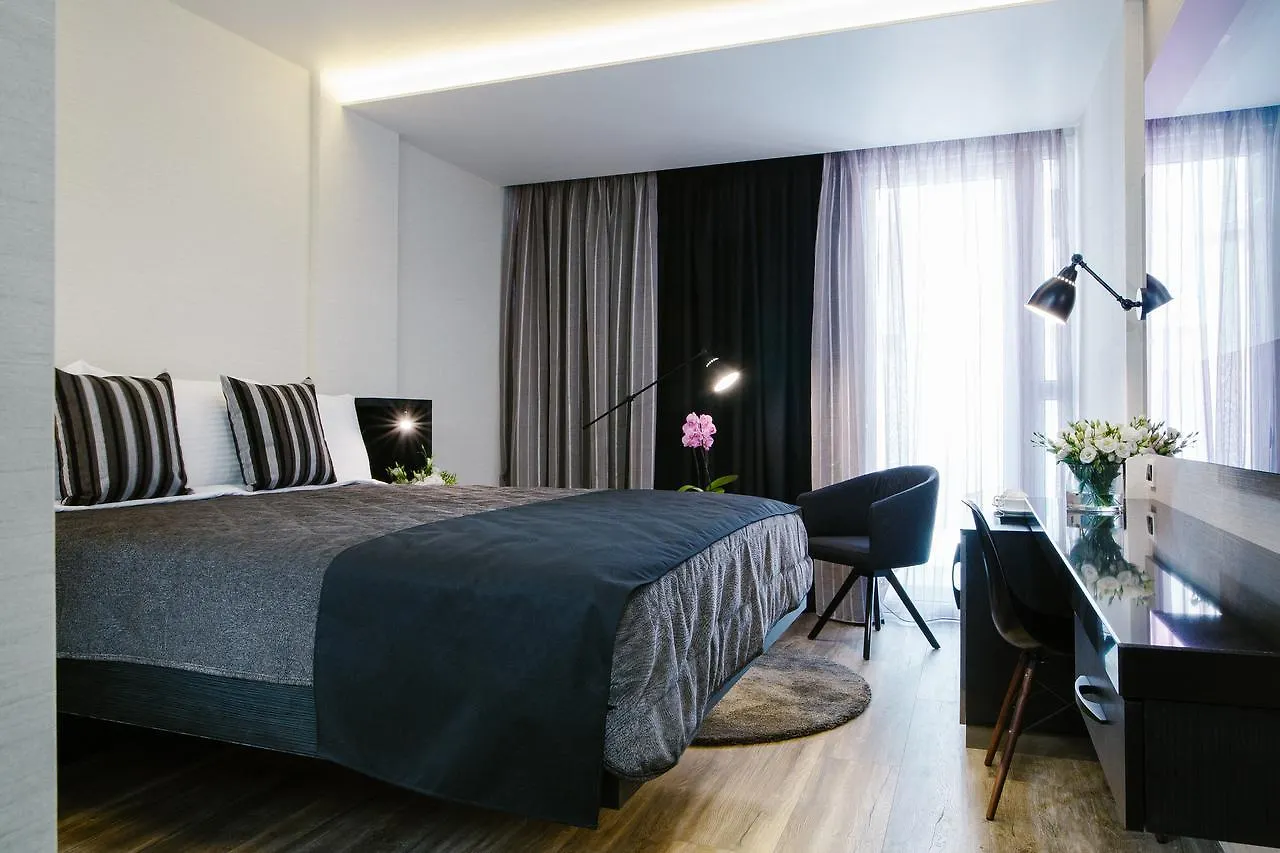 Qbic City Hotel Lárnaca 3*,  Chipre