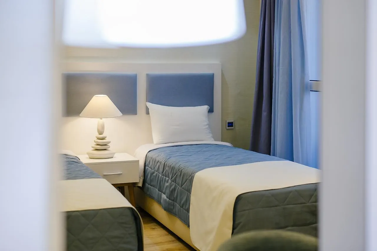 Qbic City Hotel Larnaka 3*,