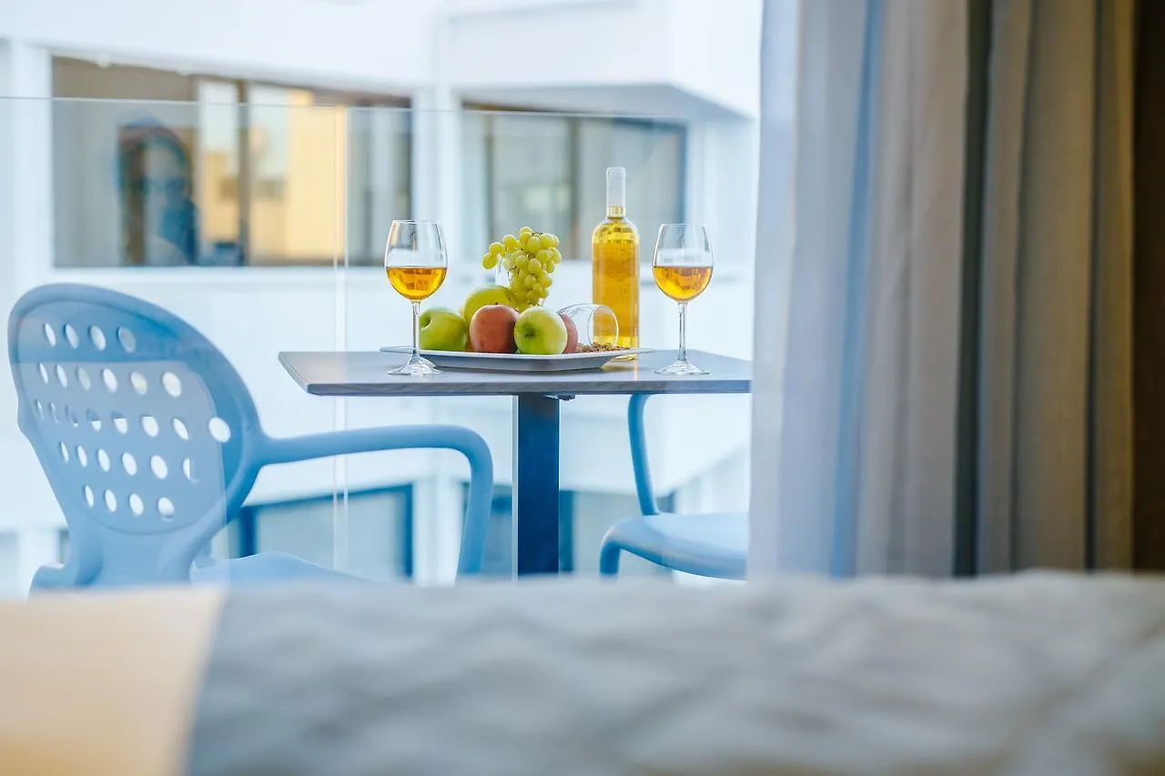 Qbic City Hotel Larnaka